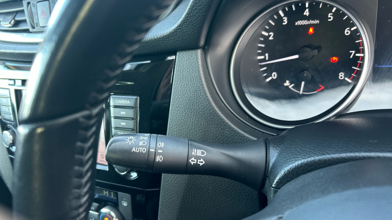 Nissan Qashqai 1.3 DiG-T Acenta Premium 5dr Petrol Hatchback